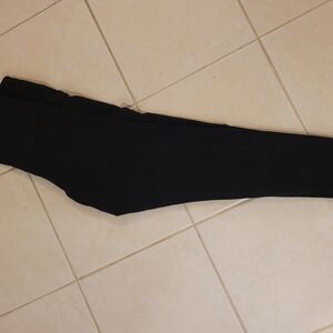 TNA Classic Black Leggings